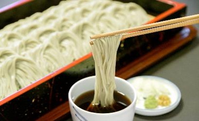 創業100年”わたや”のへぎそば生そば
